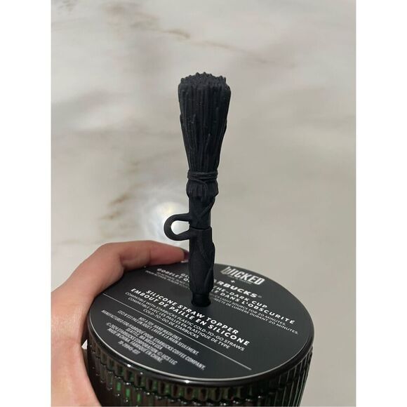 Starbucks Pleated Cold Cup with Broom Straw Topper (24 oz.) NWT - Picture 5 of 7